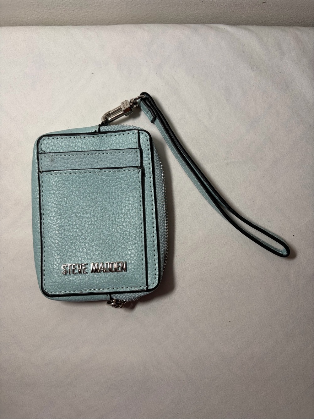 Steve Madden Light Blue Pebbled Leather Wristlet Card Case